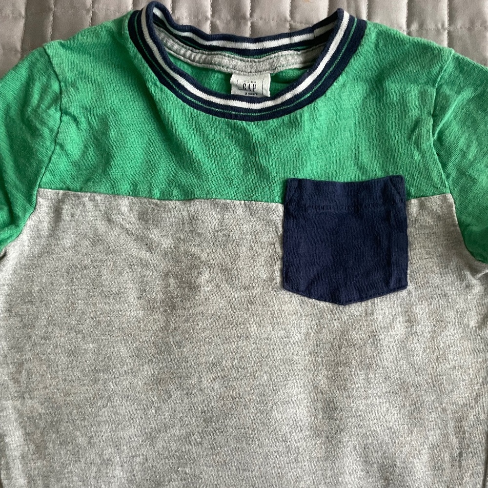 GAP T-SHIRT